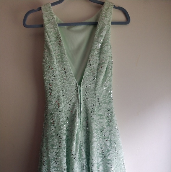 Dress - Picture 3 of 3